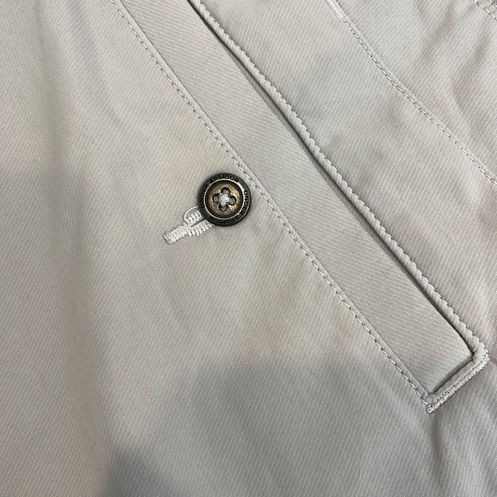 Under Armour Light Grey Shorts waist 34 - Picture 6 of 6